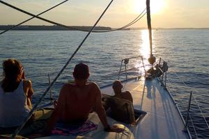 Barcelona Sunset Sailing Experience with open bar and snakcs