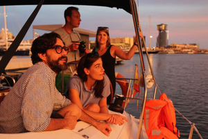 Barcelona: Seiltur i solnedgang med tapas og åpen bar
