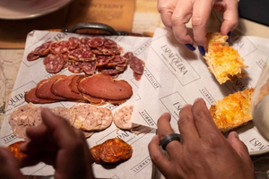 Barcelona: Tapas and Drinks Tour of Old Town