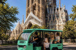 Barcelona:Tuk-Tuk Tour with Legends and Myths