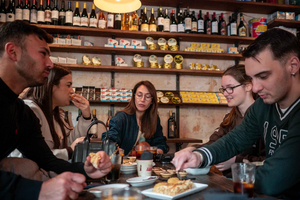 Gothic Quarter Tapas and Wine Walking Tour