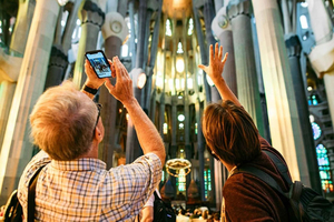Guidet Sagrada Familia-tur og skip køen ind