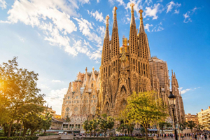 Espanjankielinen ulkokurssi La Sagrada Famílian luona: kielikävely