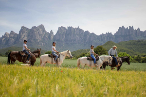 Montserrat y recorrido a caballo en grupos pequeños