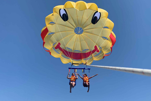 Parasailing-avontuur met prachtig uitzicht op zee