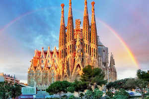 Sagrada Familia Exterior: The Secrets of the Facades