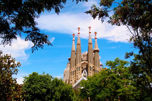 Sagrada Família Tour with Churros & Chocolate