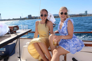 Sail on a Classic Yacht and Enjoy Drinks and Snacks on Board