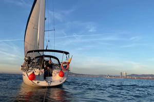 Sejltur i solnedgangen med yachten Sashi