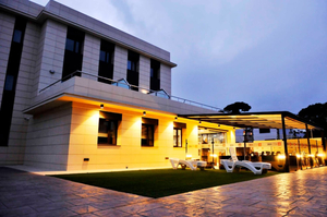 6 Bis Hotel