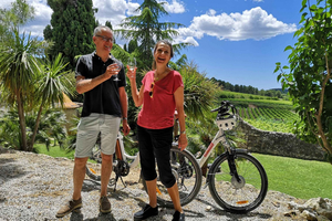 Penedès/BCN: Selvstyrende eBike-tur med guidet besøg på vingård