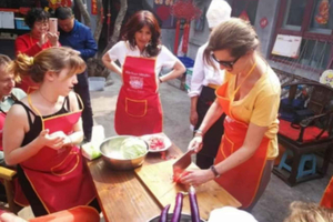 Beijing: Lav dumplings i en hutong, og tag på byvandring
