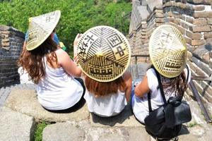 Beijing: Mutianyu Great Wall & Ming Tomb (Dingling) Bus Tour