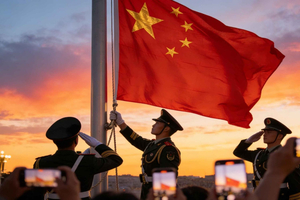Beijing: Flagnedtagningsceremoni på Den Himmelske Freds Plads og byrundvisning