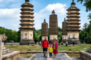 Privat tur til Yinshan Pagoda Forest m/mulige aktiviteter