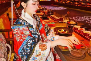 Yuxiandu Royal Cuisine with Show optional Attraction Ticket