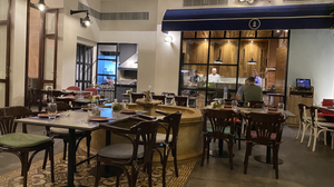 Loris Restaurant