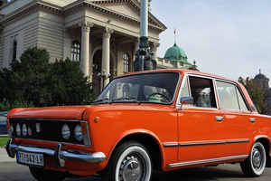 Belgrado: tour della città con auto d'epoca