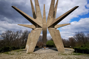 Belgrade: Mount Kosmaj Hike with Lunch and Pickup