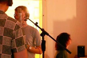 Skapa din egen musik och spela in på analogt band i Belgrad