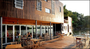ArkaBarka floating hostel & apartments