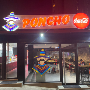 Poncho Ustanička