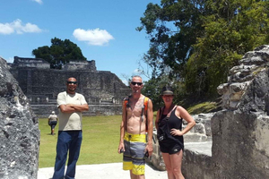 Belize City: Cave Tubing and Xunantunich Mayan Site Tour