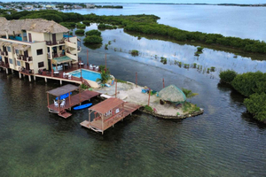 Sunset Cook Your Catch Fishing & Sandbar Grill: Mangrove Bay