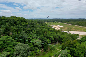 Zona Magica Ziplining w Belize