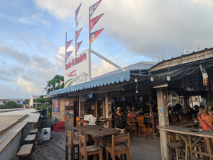Carlo & Ernie's Runway Bar