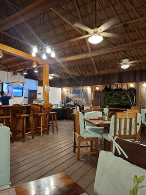 T&T Restaurant and Bar at “El Bens” cabanas
