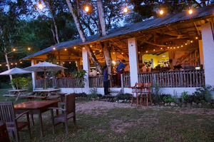 Trey's Barn & Grill