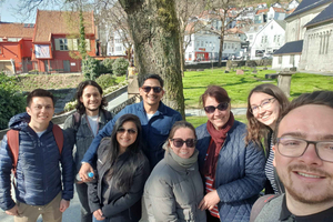 Bergen: Authentic Morning Walking Tour