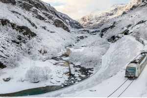 Zimowa wycieczka do wioski wikingów, rejs po fiordzie Nærøyfjord i kolejka Flåm