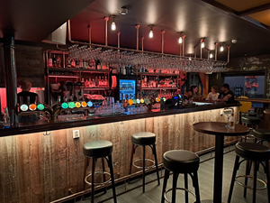 Ginial Bar