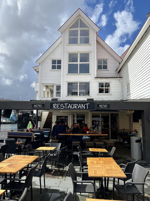 Wave Fun Pub & Bar