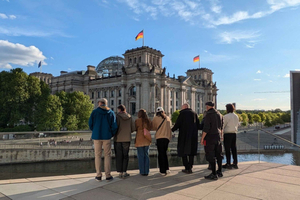 Berlin: Government District & Reichstag Hall Dome Visit