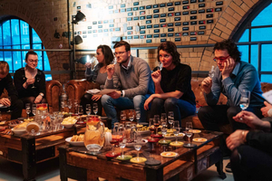 Berlin: Mampe Schnaps Brauereiführung und Verkostung (auf Englisch)