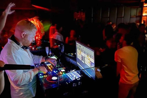 New Year's Eve Pub Crawl Party and VIP Club Entry