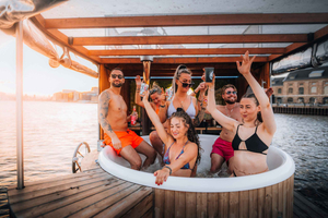 Privat bådoplevelse med spabad på Spree