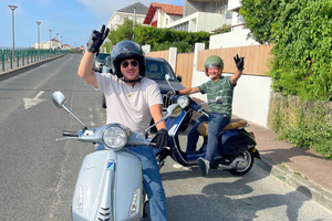 Biarritz: Vespa scooter rental for the day