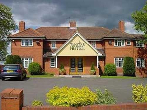 <h1>Tri-Star Hotel</h1>