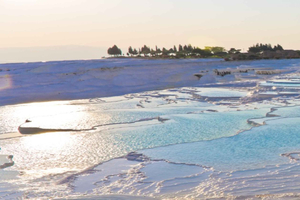 Ab Tagestour nach Pamukkale und Hierapolis mit Mittagessen