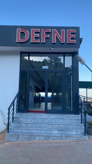 Defne Restaurant Adabükü