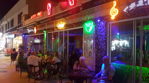 Happy Karaoke Pub