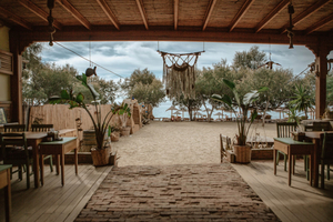 Ma'Kara Bungalow Beach Restaurant