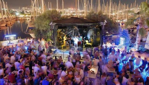 Marina Yacht Club -baareja