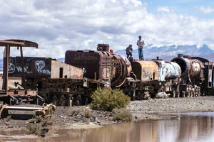 From La Paz: 3-Day Uyuni Salt Flats and Volcano Tour