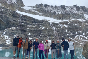 From La Paz: Nevado Charquini and Laguna Esmeralda Sightseeing Tour with Transportation
