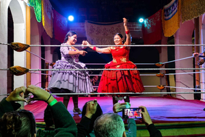 La Paz: Cholitas Wrestling & Bolivian Art with Mamani Mamani